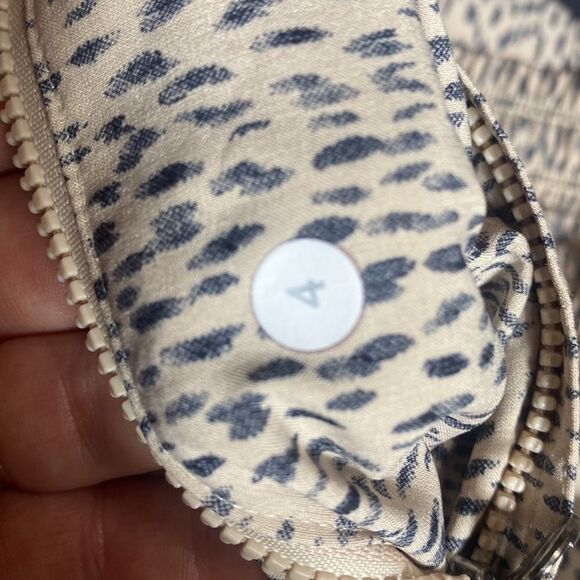 Lululemon step lively crop Dottie dash grain black 4 relaxed drawstring - Picture 11 of 12